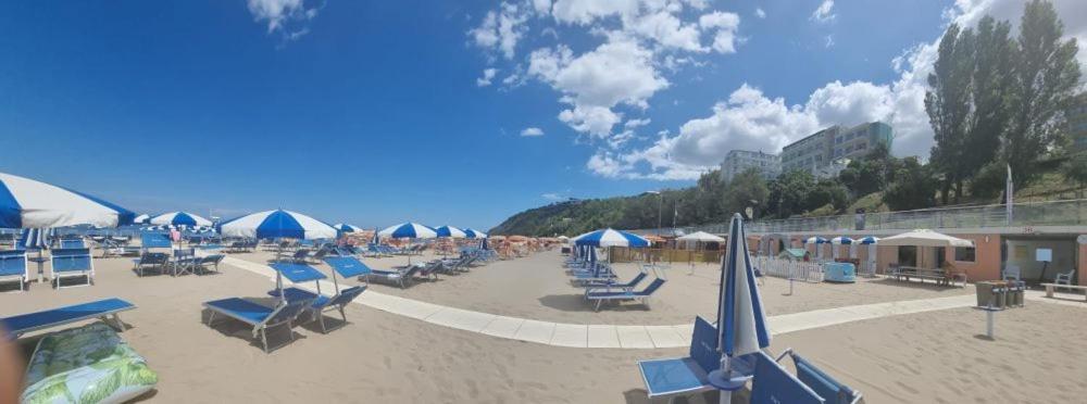 Hotel Sans Souci Габічче-Маре Екстер'єр фото